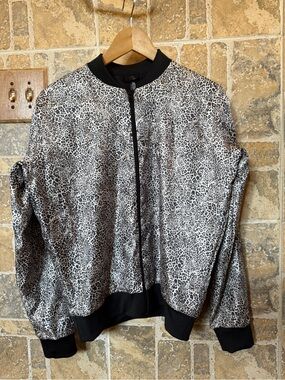 Victoria’s Secret Sport Animal Print Bomber Jacket Small